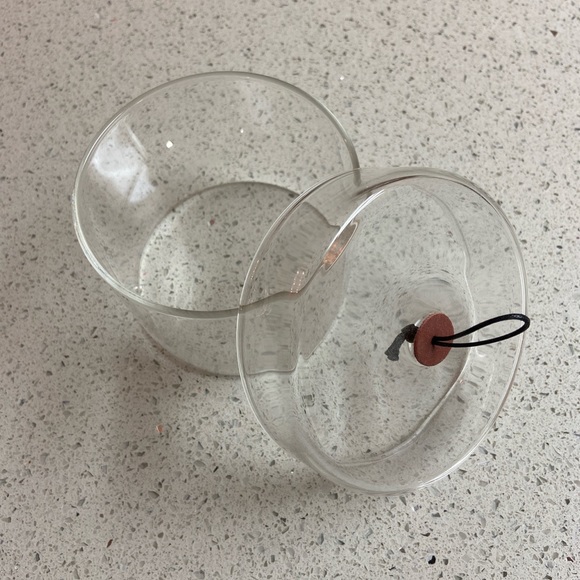 Clear round jar - Picture 2 of 2